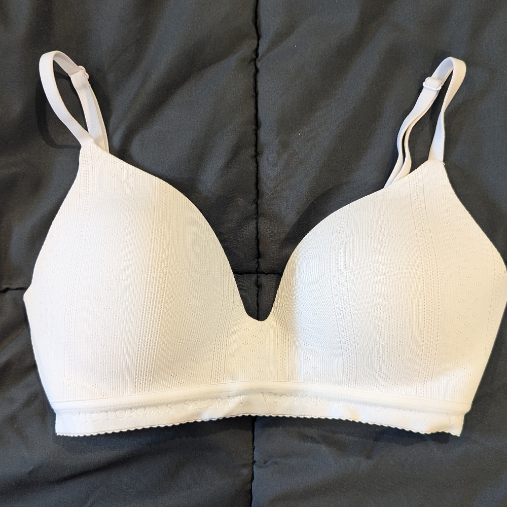 Victoria's Secret Cream Bra